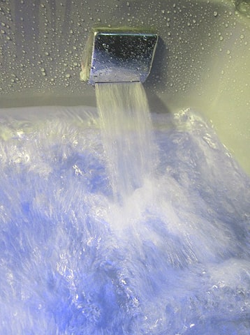Image of bathtub Water inlet